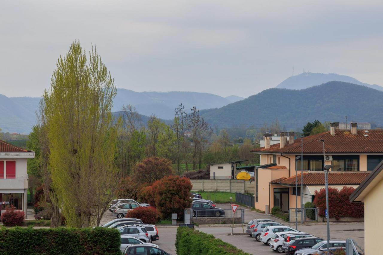 Giotto Guesthouse Due Carrare Экстерьер фото